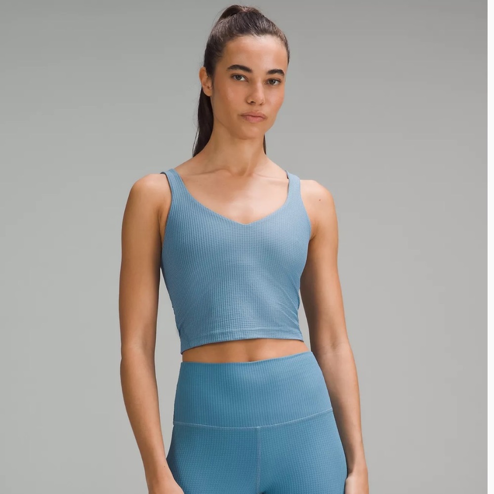 *NWT* Lululemon Scoop Neck Yoga Tank Top
Grid Texture - “Utility Blue”